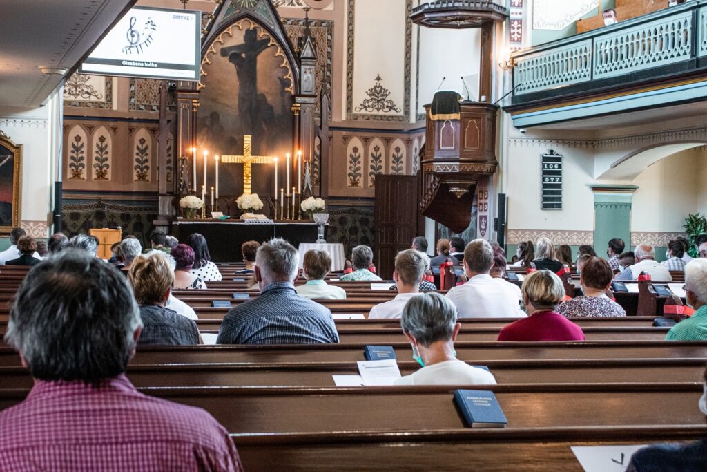 Image of a half-empty church